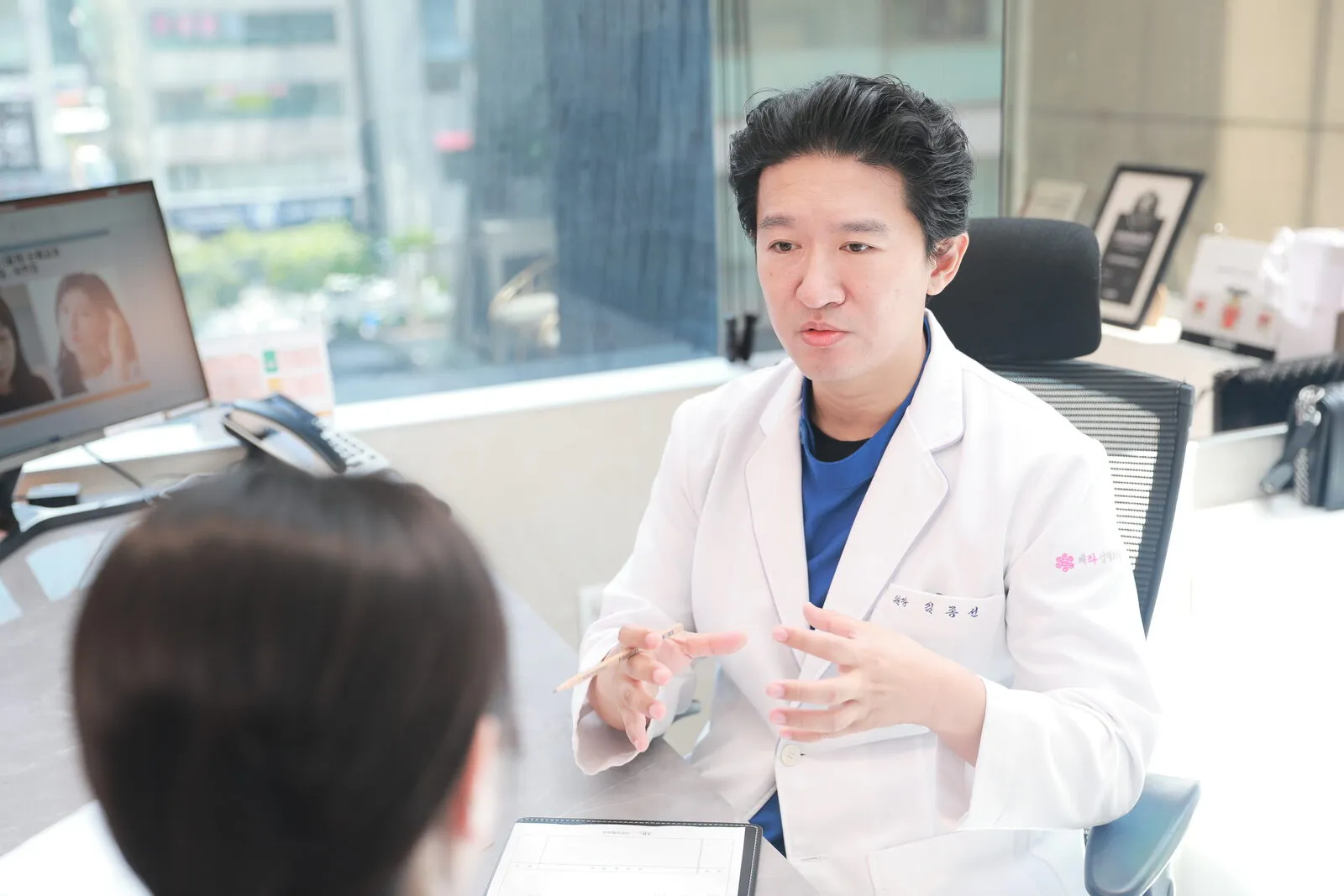 한국 입술 필러 최신 트렌드: 볼륨보다 모양이 먼저