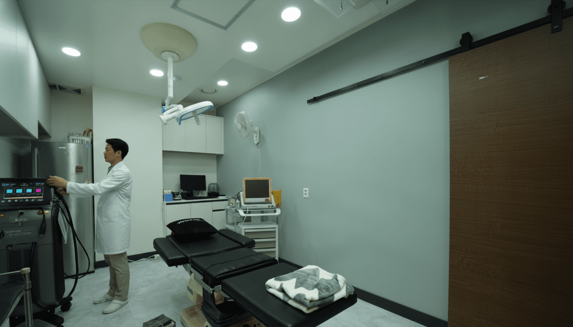 HERA Clinic treatment room used for Sok-Sok body contouring injections
